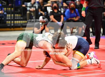 Thumbnail 1 in UIL State Championships - 6A 132lb Final photogallery.