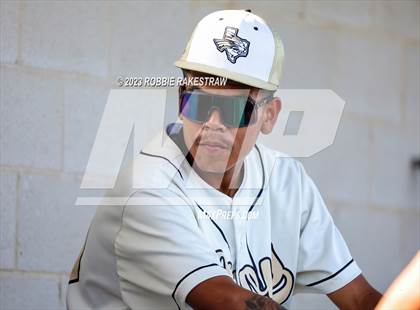 Thumbnail 3 in Kaufman vs. Ferris (UIL 4A Bi-District Playoff) photogallery.