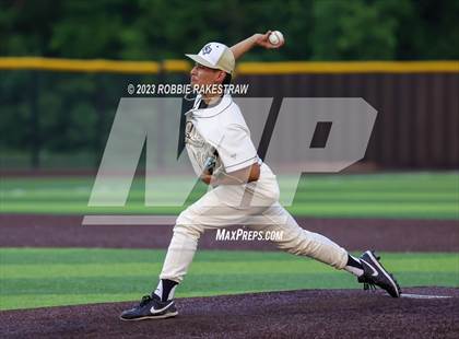 Thumbnail 2 in Kaufman vs. Ferris (UIL 4A Bi-District Playoff) photogallery.