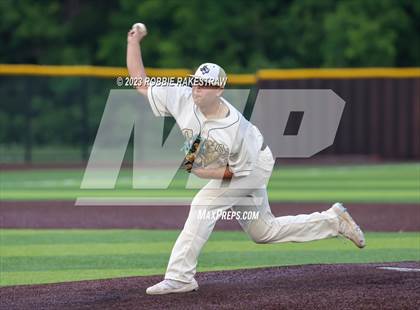 Thumbnail 3 in Kaufman vs. Ferris (UIL 4A Bi-District Playoff) photogallery.