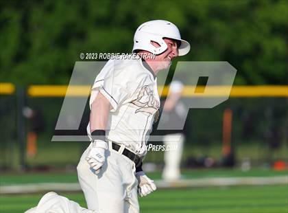 Thumbnail 2 in Kaufman vs. Ferris (UIL 4A Bi-District Playoff) photogallery.