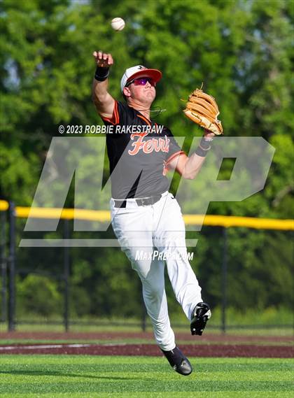 Thumbnail 3 in Kaufman vs. Ferris (UIL 4A Bi-District Playoff) photogallery.