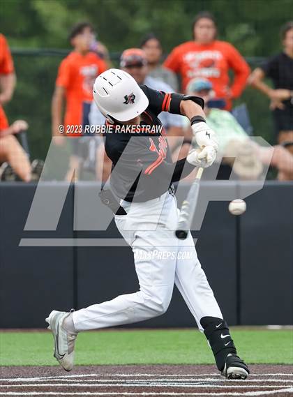 Thumbnail 3 in Kaufman vs. Ferris (UIL 4A Bi-District Playoff) photogallery.