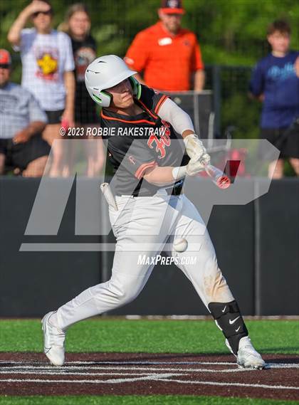 Thumbnail 2 in Kaufman vs. Ferris (UIL 4A Bi-District Playoff) photogallery.
