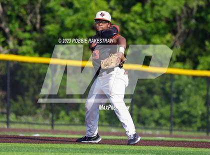 Thumbnail 3 in Kaufman vs. Ferris (UIL 4A Bi-District Playoff) photogallery.