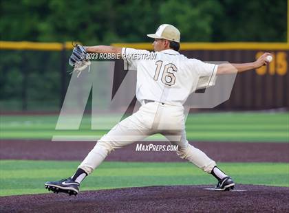 Thumbnail 1 in Kaufman vs. Ferris (UIL 4A Bi-District Playoff) photogallery.