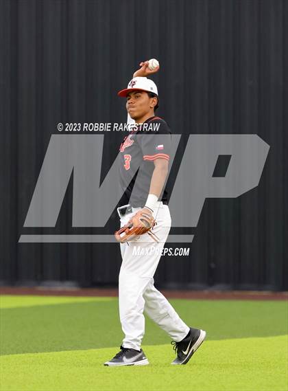 Thumbnail 3 in Kaufman vs. Ferris (UIL 4A Bi-District Playoff) photogallery.