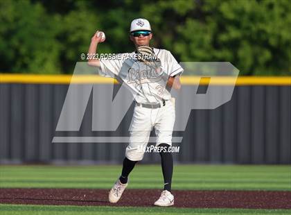 Thumbnail 1 in Kaufman vs. Ferris (UIL 4A Bi-District Playoff) photogallery.