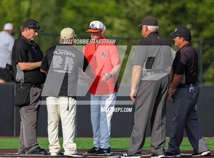 Thumbnail 3 in Kaufman vs. Ferris (UIL 4A Bi-District Playoff) photogallery.