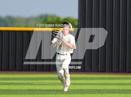 Thumbnail 2 in Kaufman vs. Ferris (UIL 4A Bi-District Playoff) photogallery.