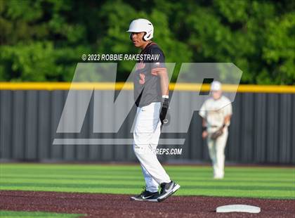 Thumbnail 3 in Kaufman vs. Ferris (UIL 4A Bi-District Playoff) photogallery.