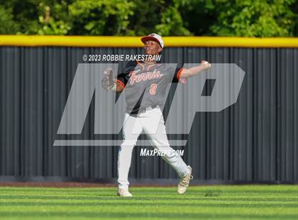 Thumbnail 1 in Kaufman vs. Ferris (UIL 4A Bi-District Playoff) photogallery.