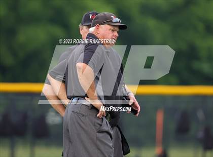 Thumbnail 1 in Kaufman vs. Ferris (UIL 4A Bi-District Playoff) photogallery.