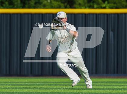 Thumbnail 1 in Kaufman vs. Ferris (UIL 4A Bi-District Playoff) photogallery.