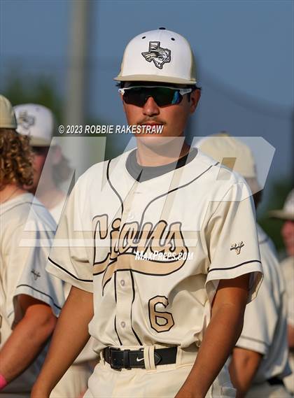 Thumbnail 1 in Kaufman vs. Ferris (UIL 4A Bi-District Playoff) photogallery.