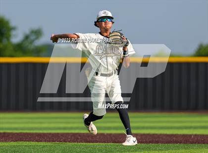 Thumbnail 2 in Kaufman vs. Ferris (UIL 4A Bi-District Playoff) photogallery.