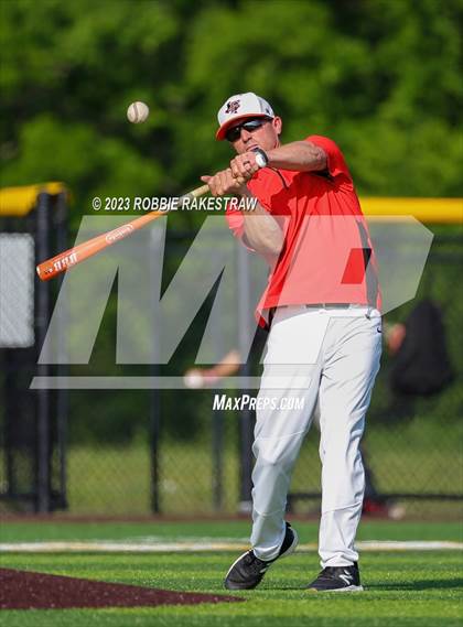 Thumbnail 2 in Kaufman vs. Ferris (UIL 4A Bi-District Playoff) photogallery.