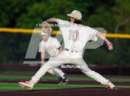 Thumbnail 2 in Kaufman vs. Ferris (UIL 4A Bi-District Playoff) photogallery.