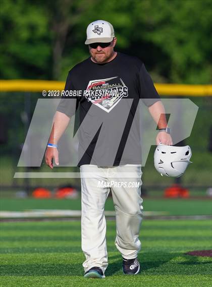 Thumbnail 2 in Kaufman vs. Ferris (UIL 4A Bi-District Playoff) photogallery.
