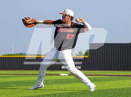 Thumbnail 3 in Kaufman vs. Ferris (UIL 4A Bi-District Playoff) photogallery.
