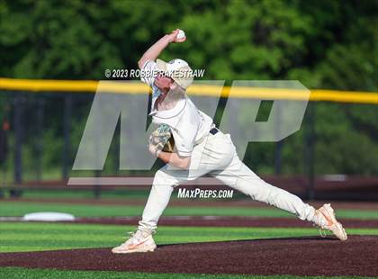 Thumbnail 2 in Kaufman vs. Ferris (UIL 4A Bi-District Playoff) photogallery.