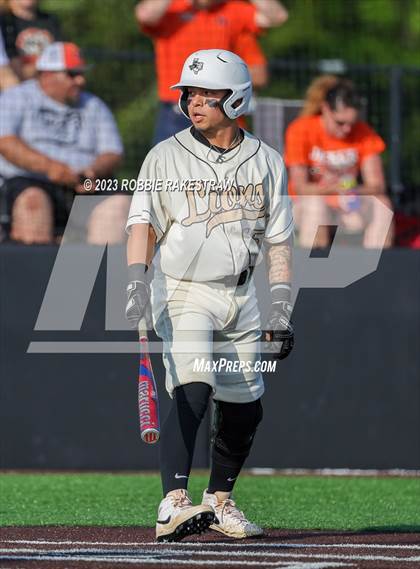 Thumbnail 2 in Kaufman vs. Ferris (UIL 4A Bi-District Playoff) photogallery.