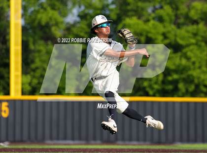 Thumbnail 1 in Kaufman vs. Ferris (UIL 4A Bi-District Playoff) photogallery.