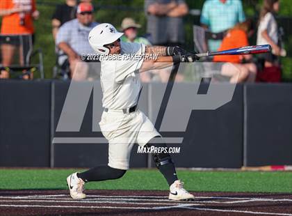 Thumbnail 1 in Kaufman vs. Ferris (UIL 4A Bi-District Playoff) photogallery.