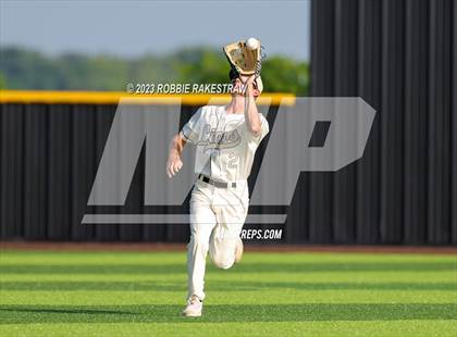 Thumbnail 1 in Kaufman vs. Ferris (UIL 4A Bi-District Playoff) photogallery.
