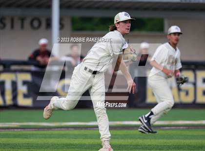 Thumbnail 3 in Kaufman vs. Ferris (UIL 4A Bi-District Playoff) photogallery.