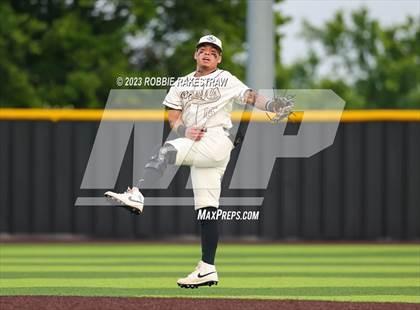Thumbnail 1 in Kaufman vs. Ferris (UIL 4A Bi-District Playoff) photogallery.
