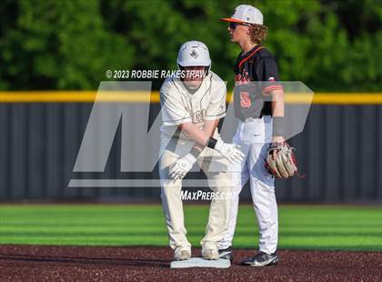 Thumbnail 1 in Kaufman vs. Ferris (UIL 4A Bi-District Playoff) photogallery.