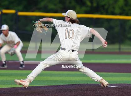 Thumbnail 1 in Kaufman vs. Ferris (UIL 4A Bi-District Playoff) photogallery.