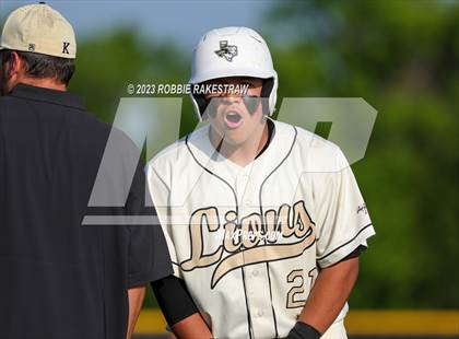 Thumbnail 1 in Kaufman vs. Ferris (UIL 4A Bi-District Playoff) photogallery.