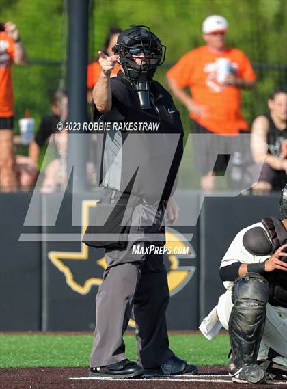 Thumbnail 1 in Kaufman vs. Ferris (UIL 4A Bi-District Playoff) photogallery.
