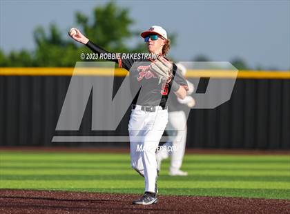 Thumbnail 1 in Kaufman vs. Ferris (UIL 4A Bi-District Playoff) photogallery.