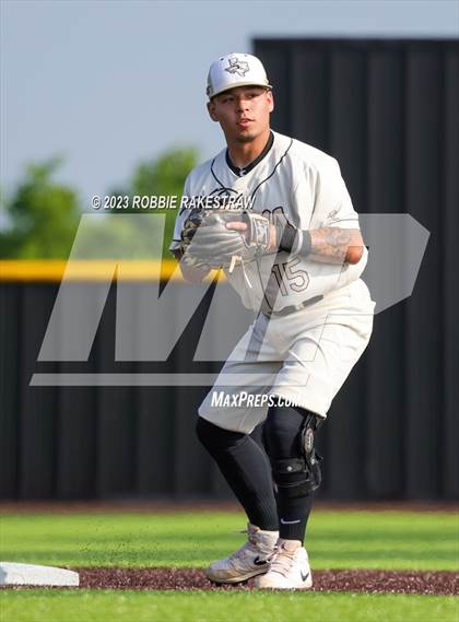 Thumbnail 1 in Kaufman vs. Ferris (UIL 4A Bi-District Playoff) photogallery.