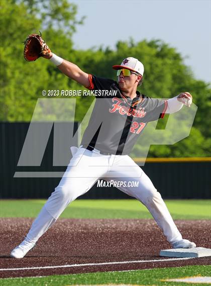 Thumbnail 1 in Kaufman vs. Ferris (UIL 4A Bi-District Playoff) photogallery.