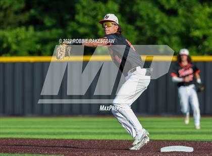 Thumbnail 1 in Kaufman vs. Ferris (UIL 4A Bi-District Playoff) photogallery.