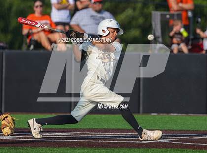 Thumbnail 2 in Kaufman vs. Ferris (UIL 4A Bi-District Playoff) photogallery.