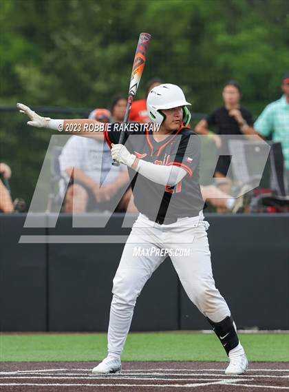 Thumbnail 2 in Kaufman vs. Ferris (UIL 4A Bi-District Playoff) photogallery.