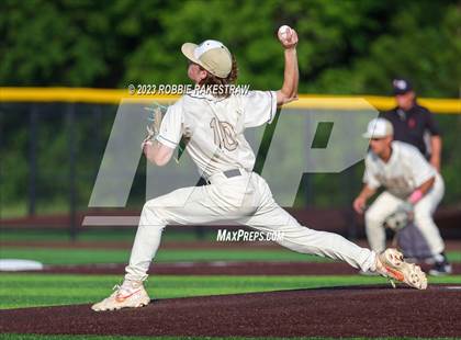 Thumbnail 2 in Kaufman vs. Ferris (UIL 4A Bi-District Playoff) photogallery.