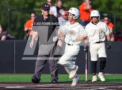 Thumbnail 3 in Kaufman vs. Ferris (UIL 4A Bi-District Playoff) photogallery.