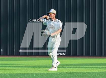 Thumbnail 3 in Kaufman vs. Ferris (UIL 4A Bi-District Playoff) photogallery.
