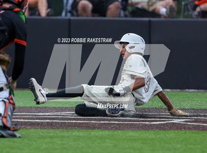 Thumbnail 2 in Kaufman vs. Ferris (UIL 4A Bi-District Playoff) photogallery.