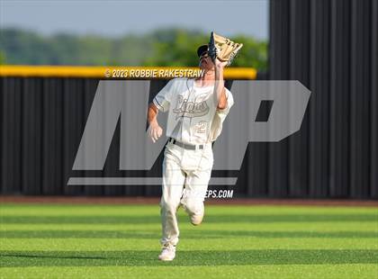 Thumbnail 2 in Kaufman vs. Ferris (UIL 4A Bi-District Playoff) photogallery.