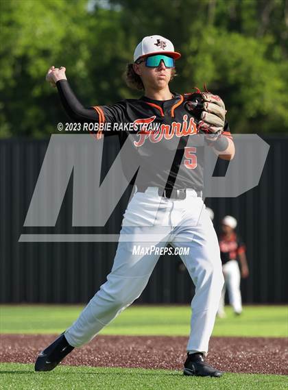 Thumbnail 1 in Kaufman vs. Ferris (UIL 4A Bi-District Playoff) photogallery.