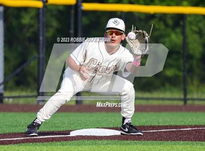 Thumbnail 1 in Kaufman vs. Ferris (UIL 4A Bi-District Playoff) photogallery.