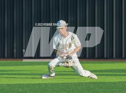 Thumbnail 1 in Kaufman vs. Ferris (UIL 4A Bi-District Playoff) photogallery.