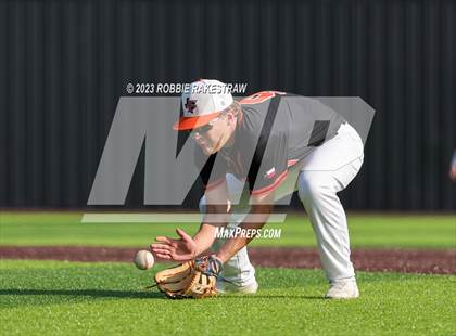 Thumbnail 1 in Kaufman vs. Ferris (UIL 4A Bi-District Playoff) photogallery.